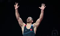 Milli güreşçi Taha Akgül, dünya üçüncüsü oldu 