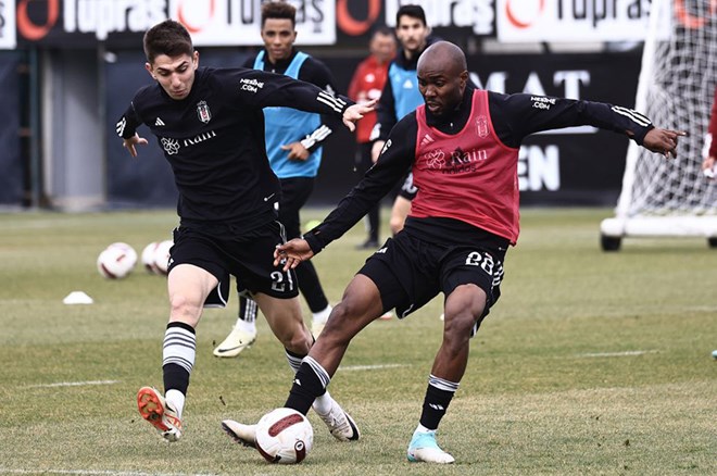 Beşiktaş'ın genç yeteneğine beklenmedik talip: Portekiz kulübünün planı ortaya çıktı - 1. Foto