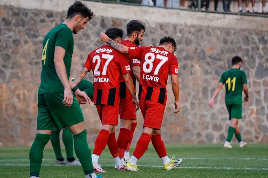 Gaziantep FK, Şanlıurfaspor'u farklı yendi