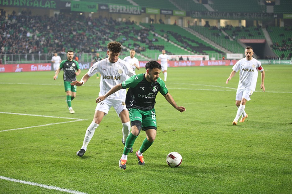 Sakaryaspor, Manisa FK'yı 2 golle geçti