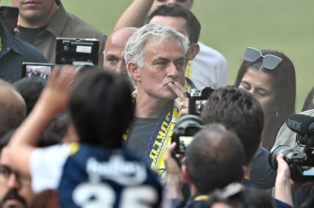 Tüm dünya Mourinho'nun Fenerbahçe'ye imzasını konuşuyor: "İnanılmaz ama gerçek"  - 5. Foto