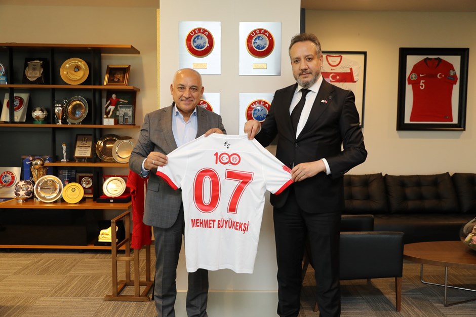 Antalyaspor Başkanı Boztepe'den TFF Başkanı Büyükekşi'ye ziyaret 