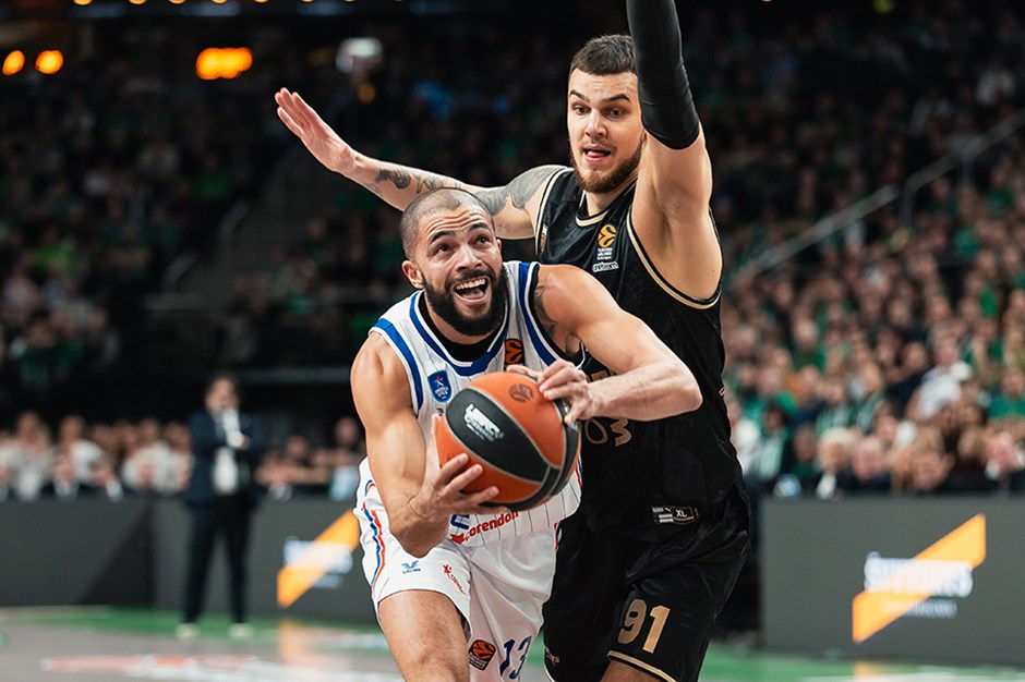 Anadolu Efes, Zalgiris Kaunas deplasmanında direnemedi