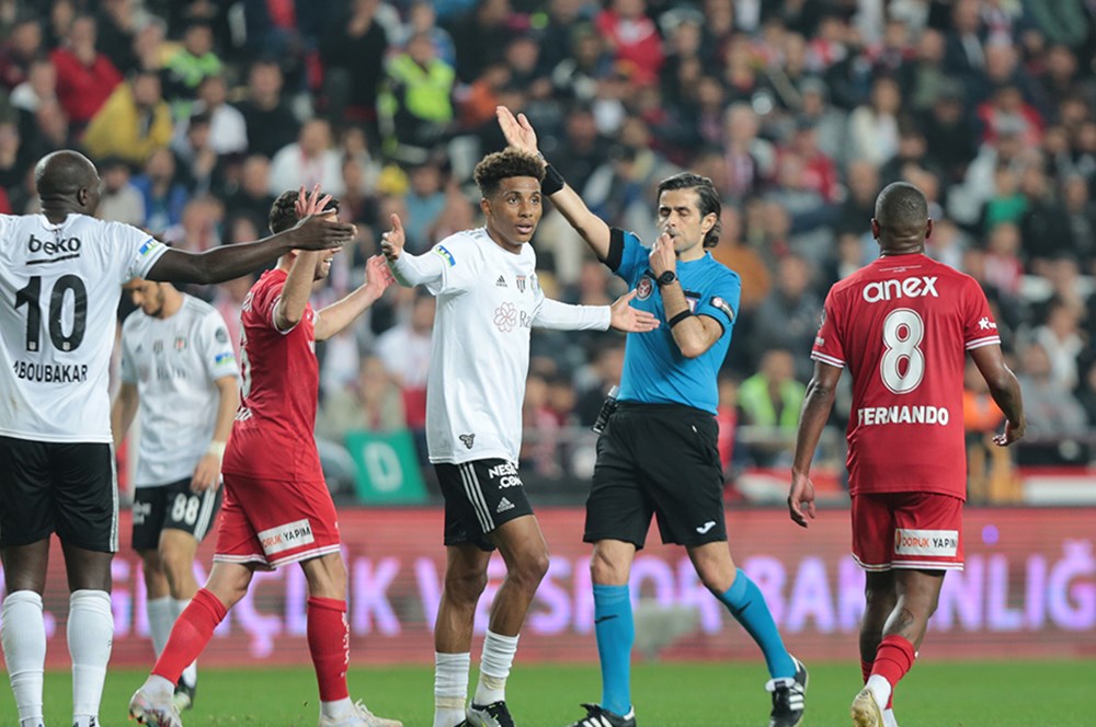 Beşiktaş Asbaşkanı Emre Kocadağ'dan MHK'ya çağrı: "Hakemleri uyarın"  - 6. Foto