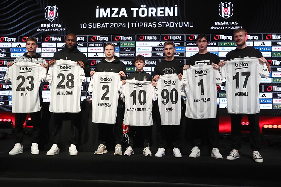 Beşiktaş'tan 7 futbolcuyla imza şov