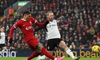 Liverpool, çılgın geri dönüşe imza attı; 7 gollü maç nefes kesti