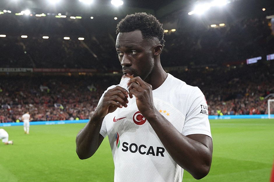 Galatasaray'da derbi öncesi Davinson Sanchez kararı