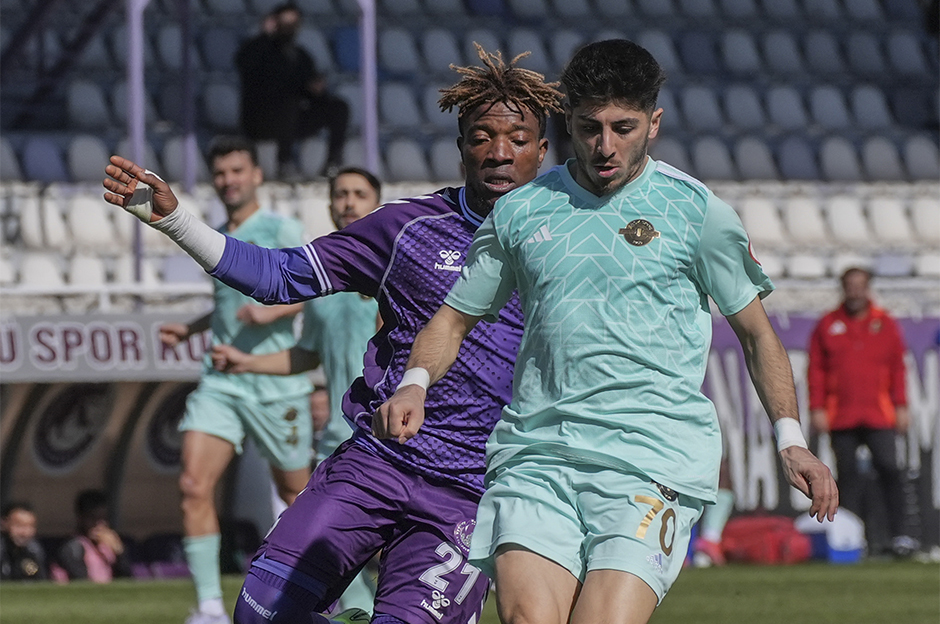 Esenler Erokspor'dan Fenerbahçe'ye: Yıldız futbolcunun yerine 150 bin euroluk takviye  - 1. Foto