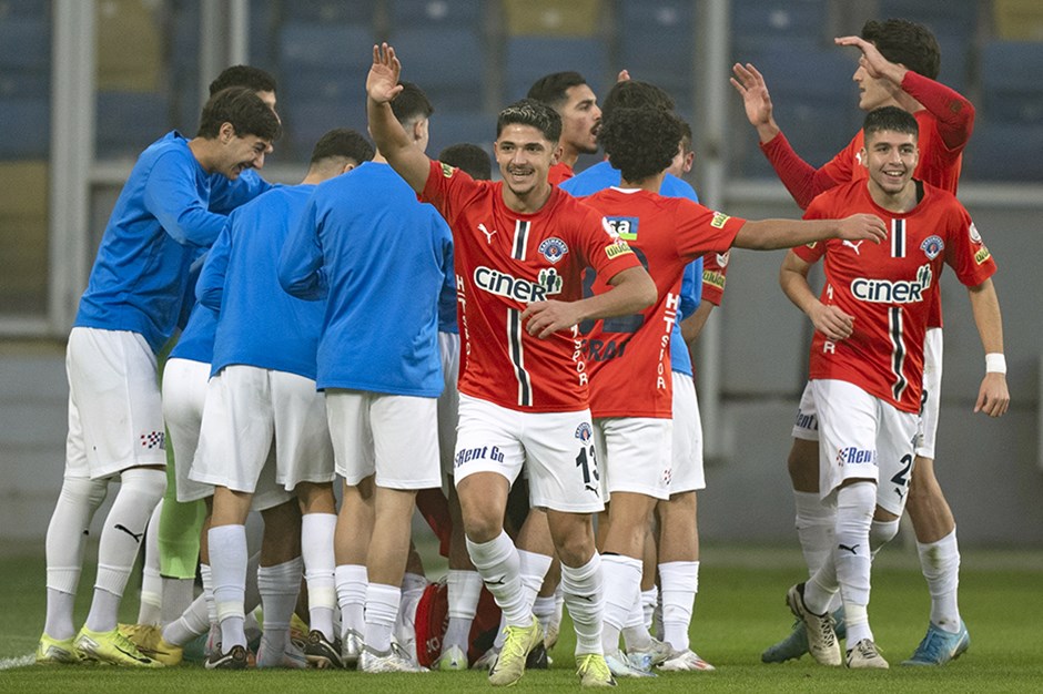 Kasımpaşa kupada U19 ağırlıklı çıktığı maçı kazanıp gruplara kaldı