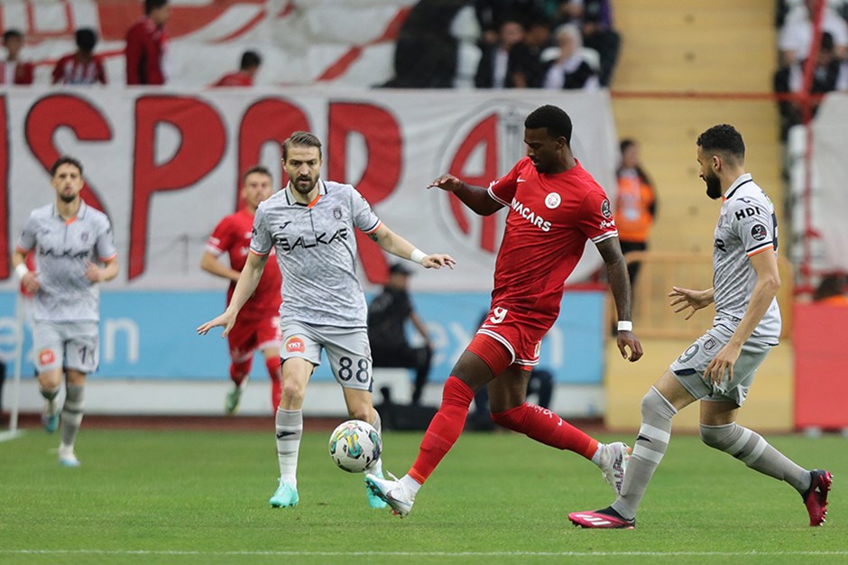 Süper Lig | Antalya'da gol sesi çıkmadı, puanlar paylaşıldı