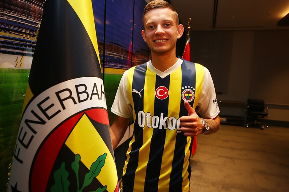 Fenerbahçe, Sebastian Szymanski transferini açıkladı