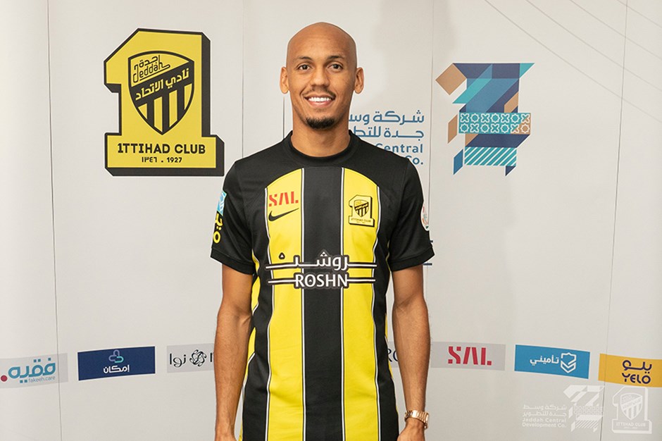 Liverpool'dan Arabistan'a: Fabinho imzayı attı 