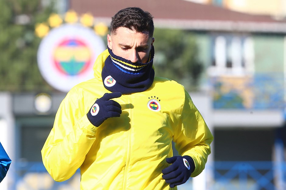 Rade Krunic Fenerbahçe'deki ilk idmanına çıktı
