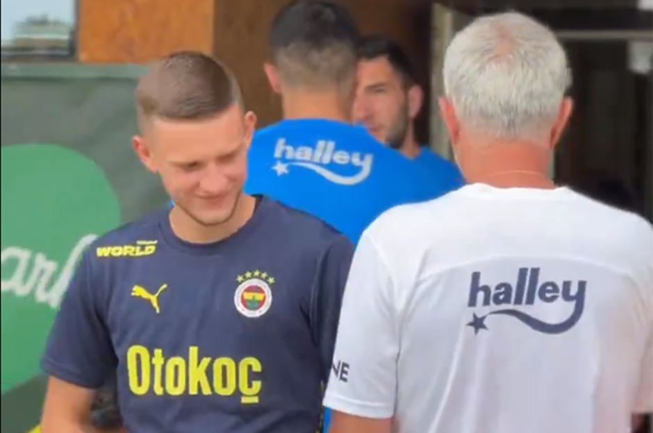 EURO 2024'te Polonya Milli Takımı ile boy gösteren Sebastian Szymanski, ülkesinin elenmesi sonrası çıktığı tatilden geri döndü.