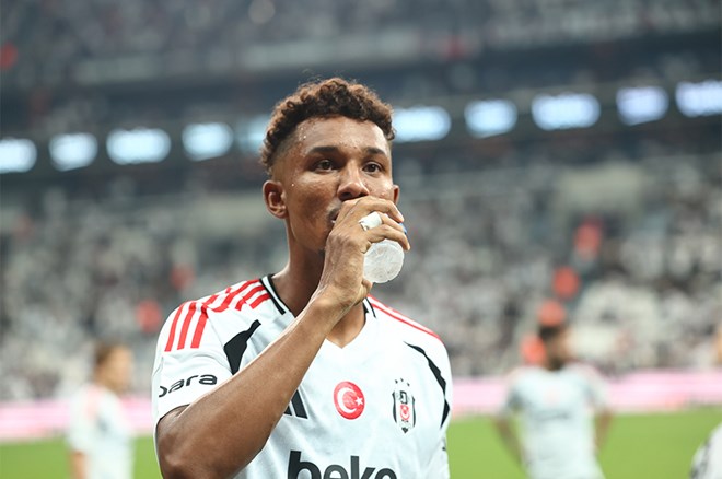 Beşiktaş'ta derbi öncesi stoper krizi  - 4. Foto