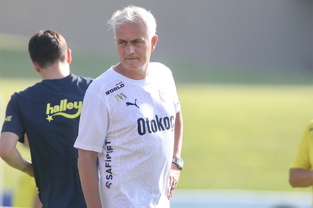 Jose Mourinho'dan Ferdi Kadıoğlu ve Jayden Oosterwolde kararı  - 3. Foto