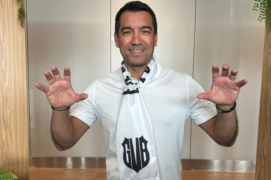 SON DAKİKA | Beşiktaş'ın yeni teknik direktörü Giovanni van Bronckhorst, İstanbul'da