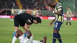 Alanyaspor - Fenerbahçe maçında hakem Mete Kalkavan, Osayi'nin pozisyonunda elini neden arka cebine götürdü?