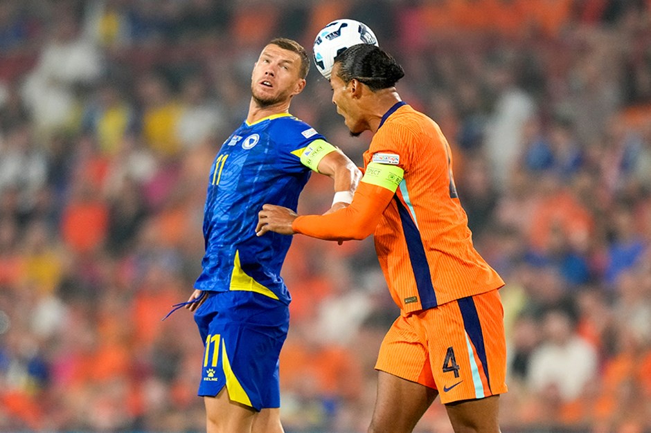 Edin Dzeko'nun gol attığı maçta Hollanda farklı kazandı