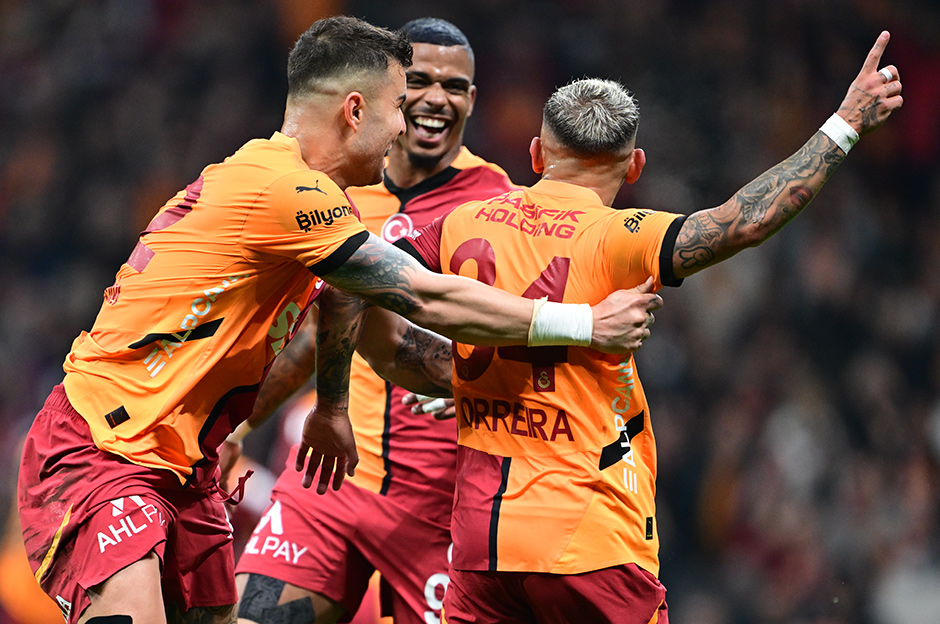 "Bir geri kazanma canavarı" | Spor yazarları Galatasaray için ne dedi?  - 4. Foto