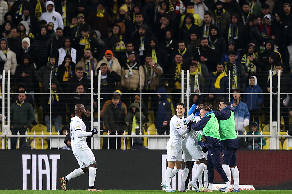 Jesus müdahale etti; penaltı atıcısı değişti - 2. Foto