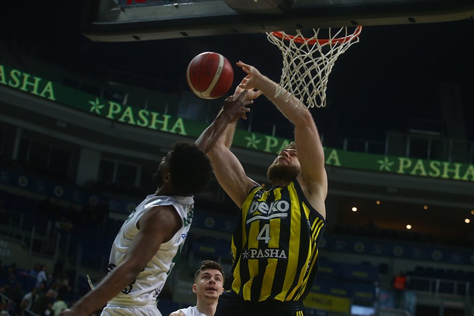 Fenerbahçe, Darüşşafaka'yı farklı yendi