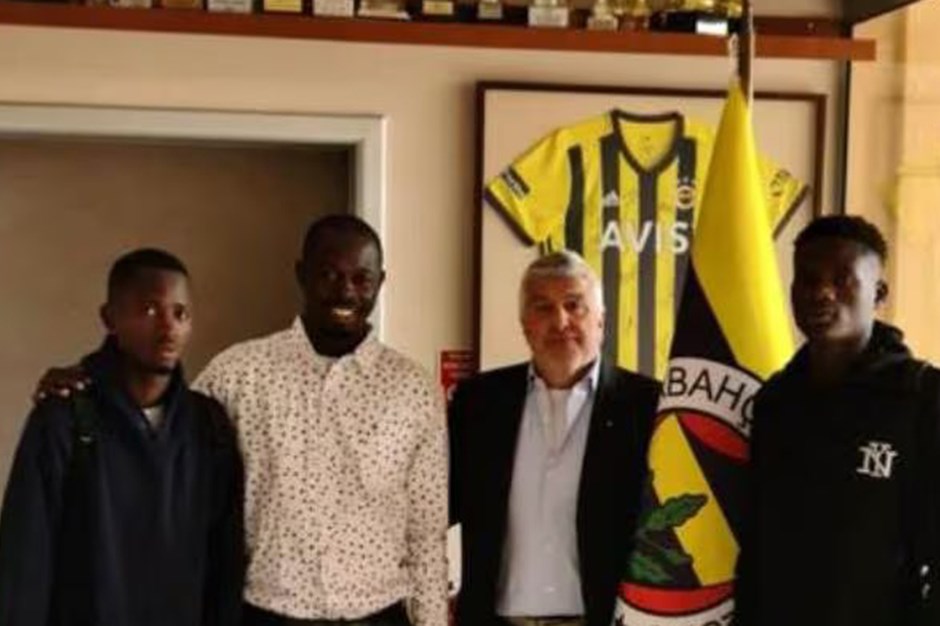 6 futbolcu deneme antrenmanına gelmişti: Fenerbahçe ikisiyle sözleşme imzaladı