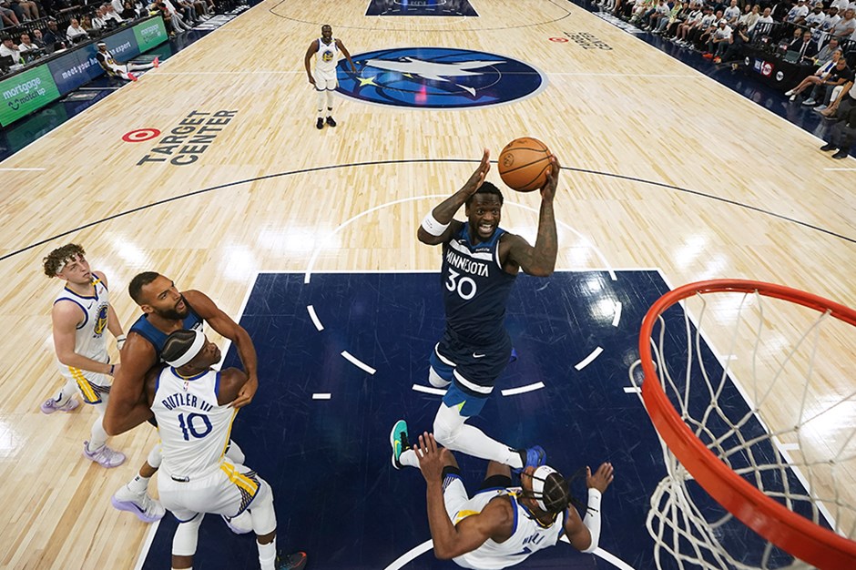 Julius Randle'dan double-double: Minnesota seriyi eşitledi