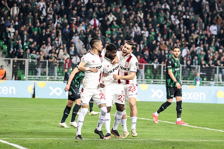 Olaylı maçta 3 kırmızı kart çıktı: Samsunspor tek golle kazandı