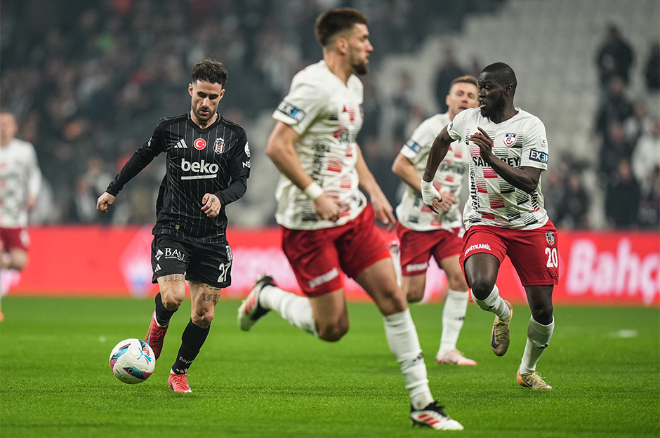 "Oyuncu grubu isyankar değil" | Spor yazarları Beşiktaş için ne dedi?  - 4. Foto