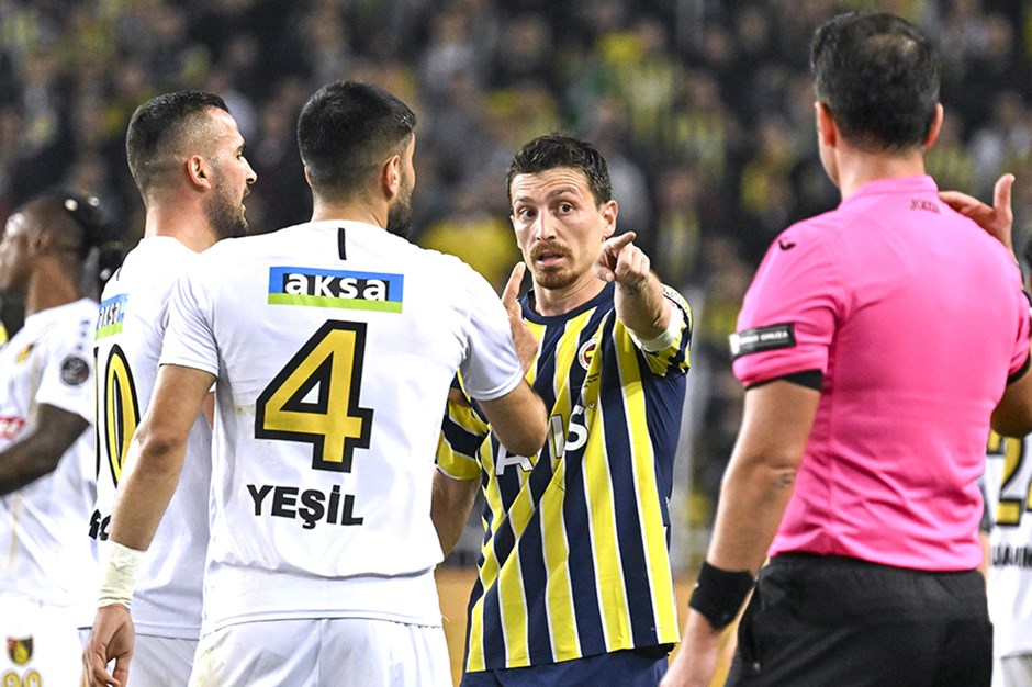 Fenerbahçe'den hakem tepkisi: "Konuşmaları yayınlayın"