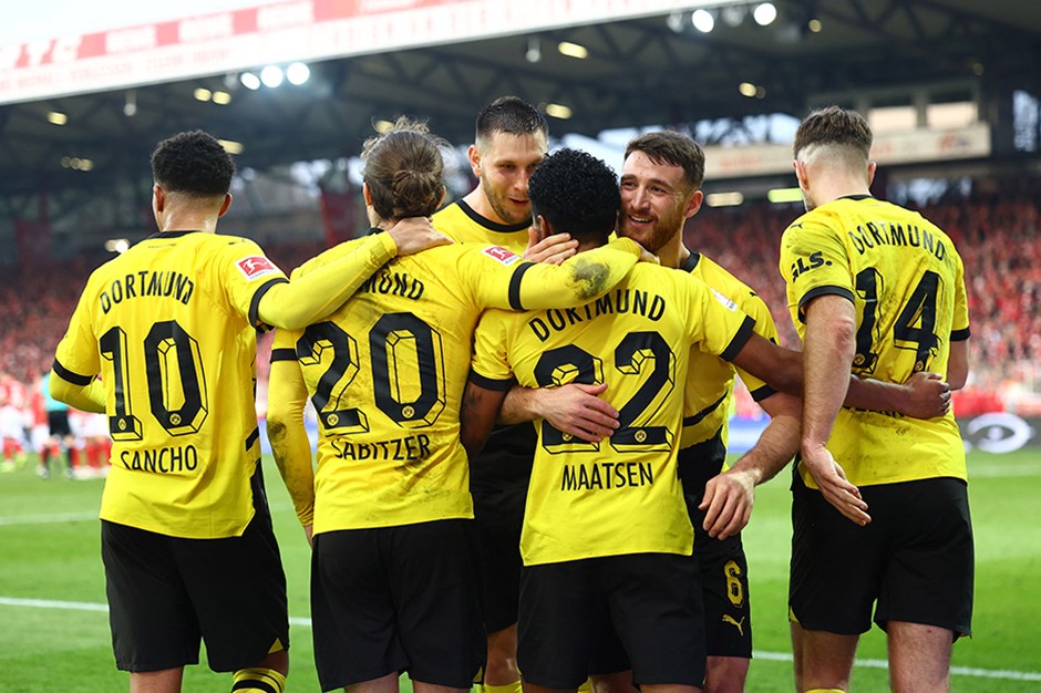 Borussia Dortmund'a galibiyeti ilk yarıdaki goller getirdi