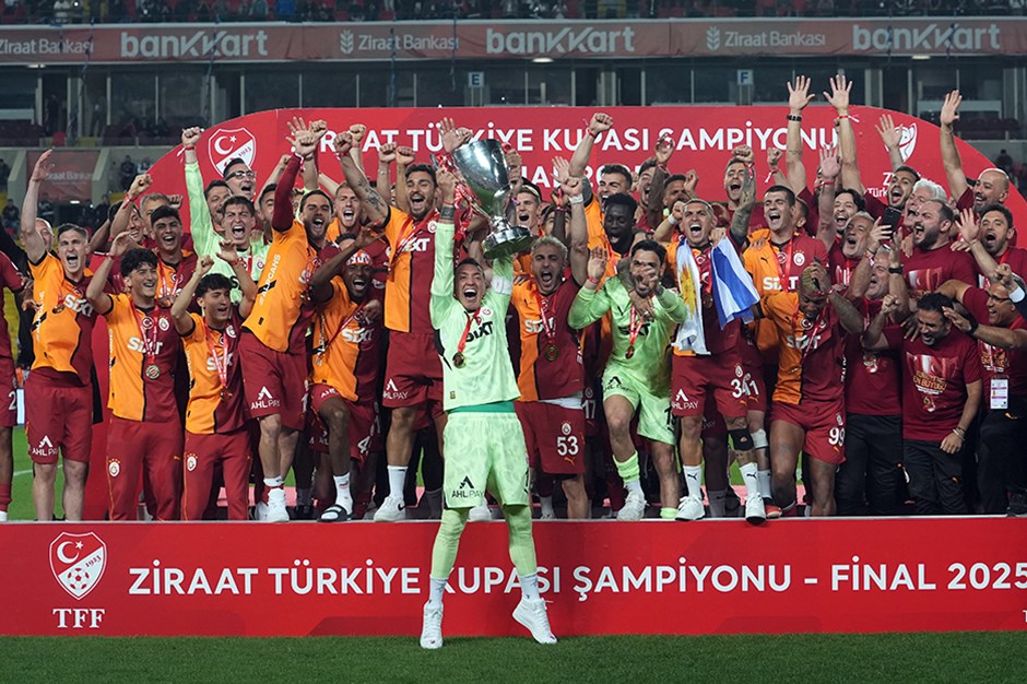 Galatasaray 5 sezonluk hasretini dindirdi