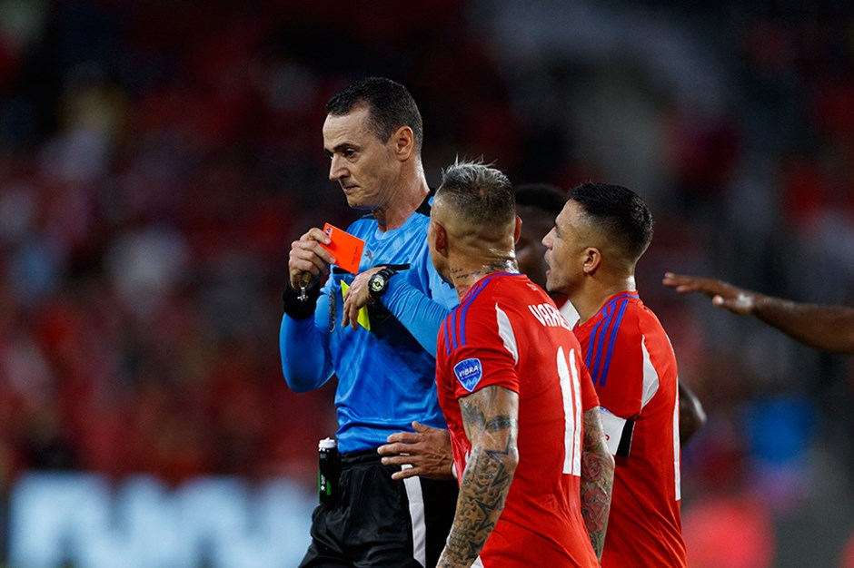 Copa America'da hakem tepkisi: "En yüksek şekilde cezalandırılması gerekiyor"