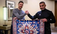 Qurban Qurbanov, Xabi Alonso'ya halı hediye etti