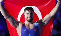 Milli güreşçi Taha Akgül, Mısır'da altın madalya kazandı