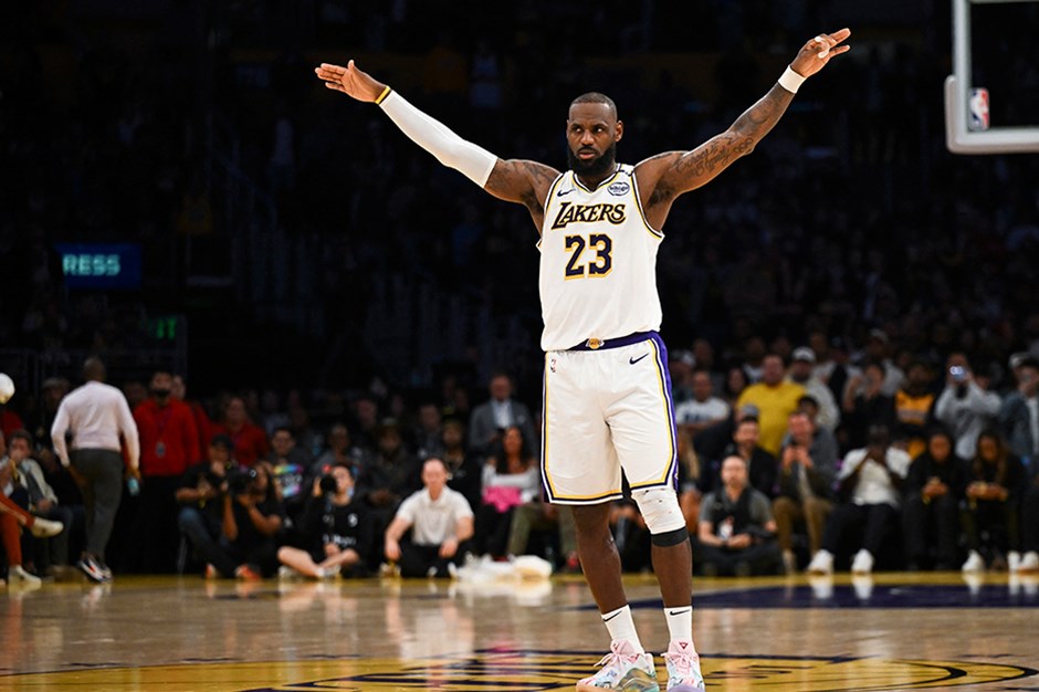 LeBron James'ten triple-double: Lakers'tan 3'te 3