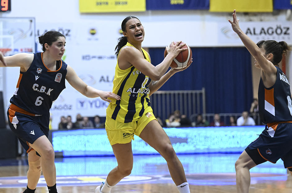 Fenerbahçe şampiyonluk kupasını kaldırdı   - 18. Foto