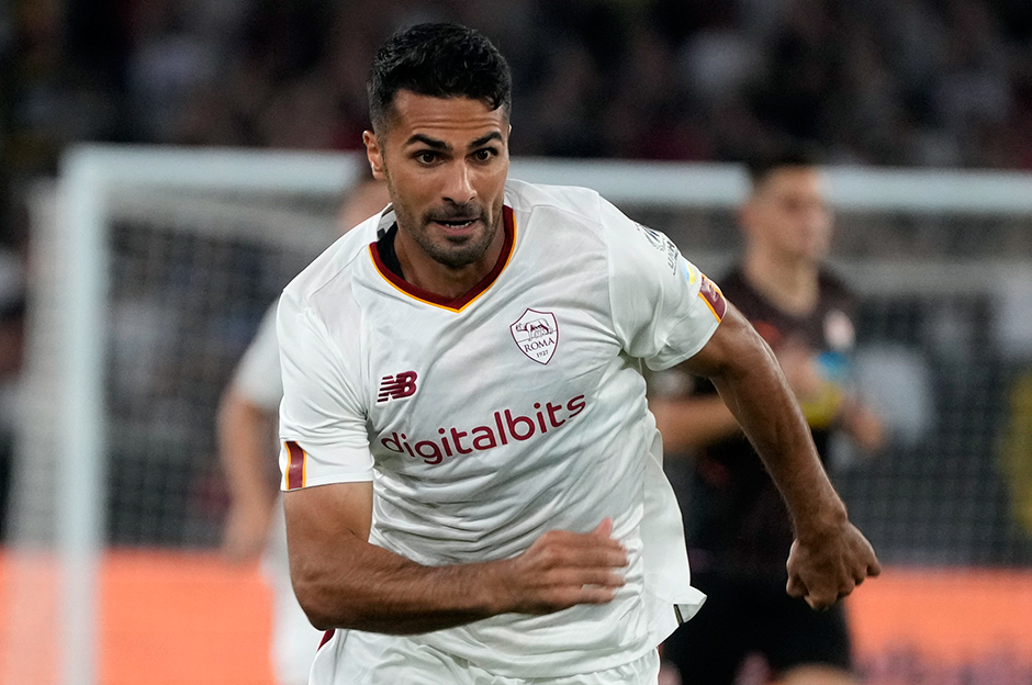 İtalyan ekibinin, 27 yaşındaki sağ bek için 7 milyon euro talep ettiği aktarıldı. Söz konusu rakamın yüzde 15'inin Lille verileceği bildirildi.