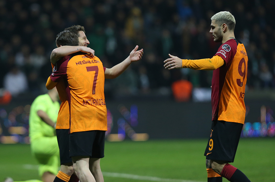 Galatasaray, Beşiktaş'ın rekorunu egale etti  - 13. Foto