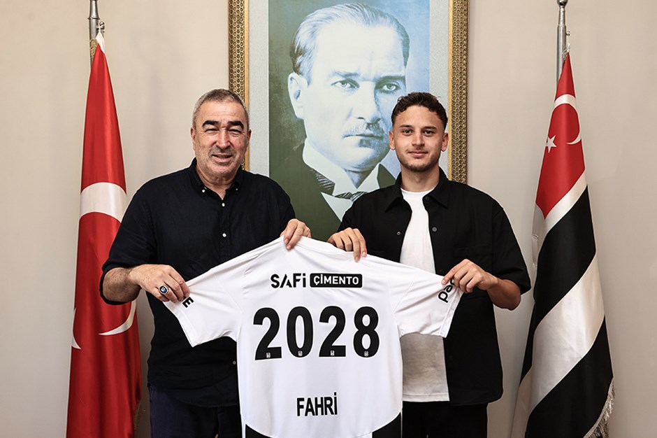 Beşiktaş genç futbolcusuyla sözleşme yeniledi