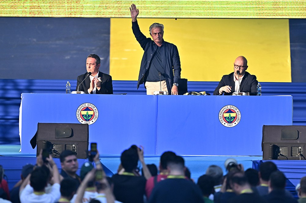 Tüm dünya Mourinho'nun Fenerbahçe'ye imzasını konuşuyor: "İnanılmaz ama gerçek"  - 15. Foto