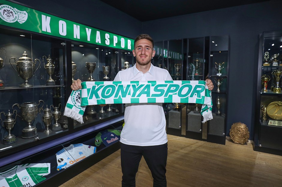 Melih İbrahimoğlu'ndan Konyaspor'a 3 yıllık imza