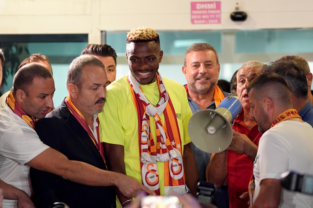 Victor Osimhen, İstanbul'a geldi: İşte ilk sözleri...  - 8. Foto