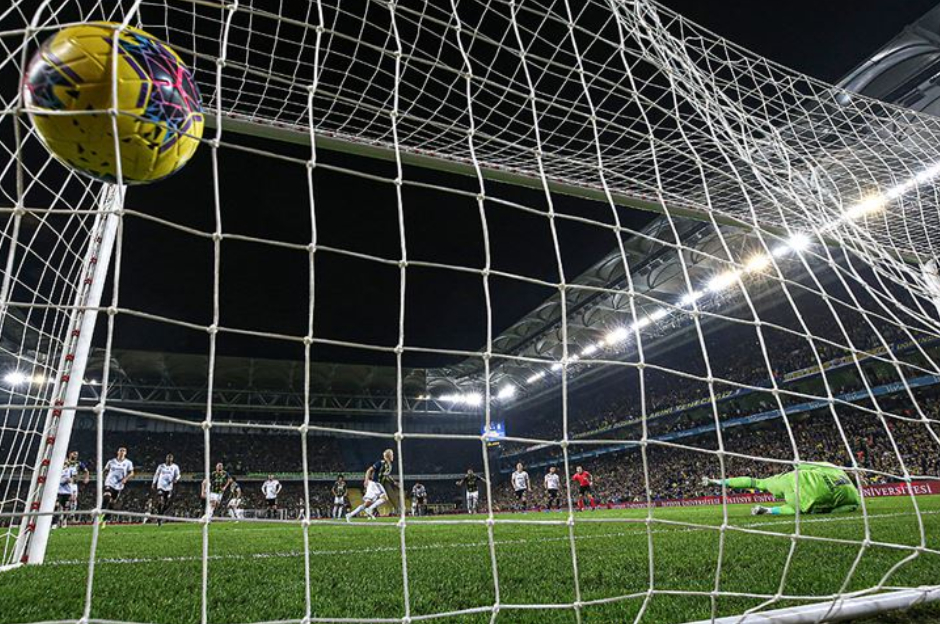 Süper Lig'de bu sezon en çok penaltı alanlar: Sadece 2 takım çift hanelerde  - 1. Foto
