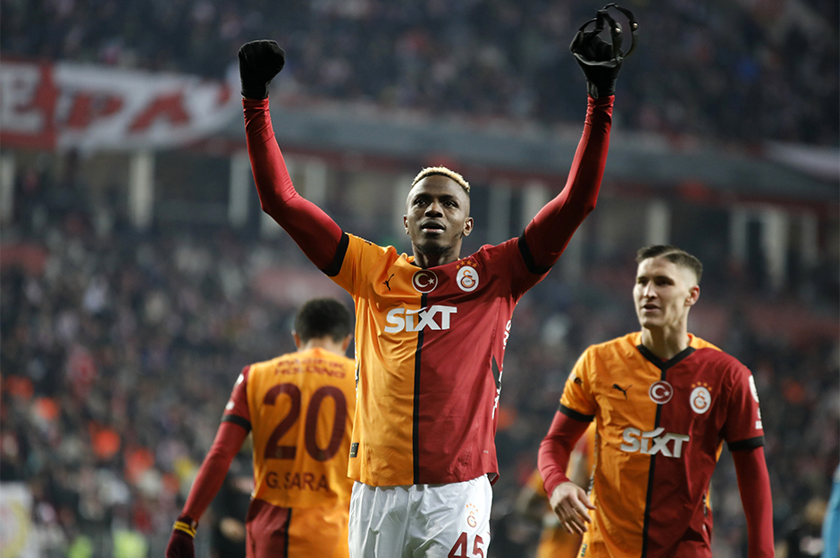 Victor Osimhen in action