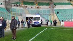Bursa stadında ses sistemi arızalanınca İstiklal Marşı ambulanstan seslendirildi