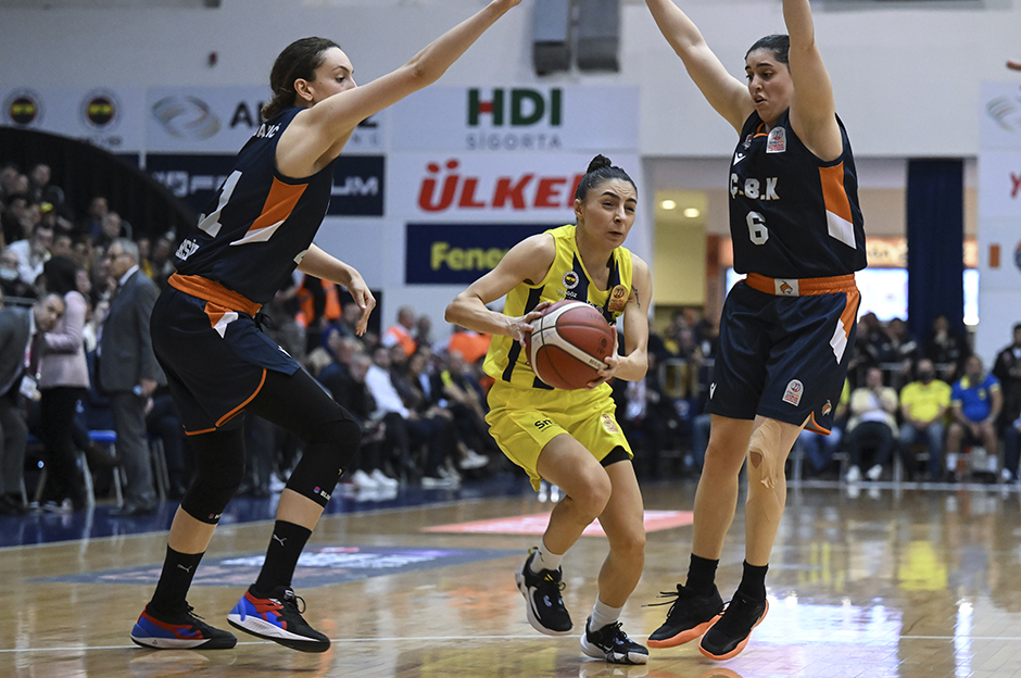 Fenerbahçe şampiyonluk kupasını kaldırdı   - 20. Foto