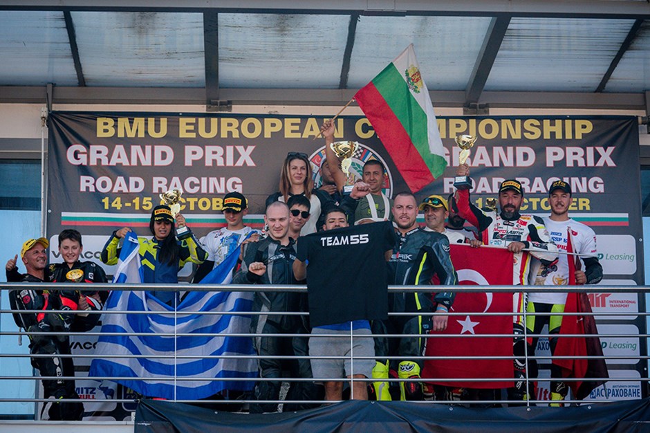 Milli motosikletçilerden Furkan Eryılmaz ve Muammer Nuri Karakaya, şampiyon oldu 