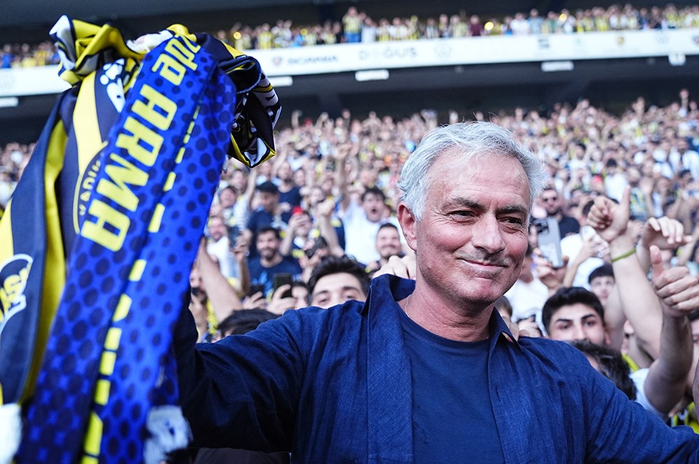 Tüm dünya Mourinho'nun Fenerbahçe'ye imzasını konuşuyor: "İnanılmaz ama gerçek"  - 10. Foto